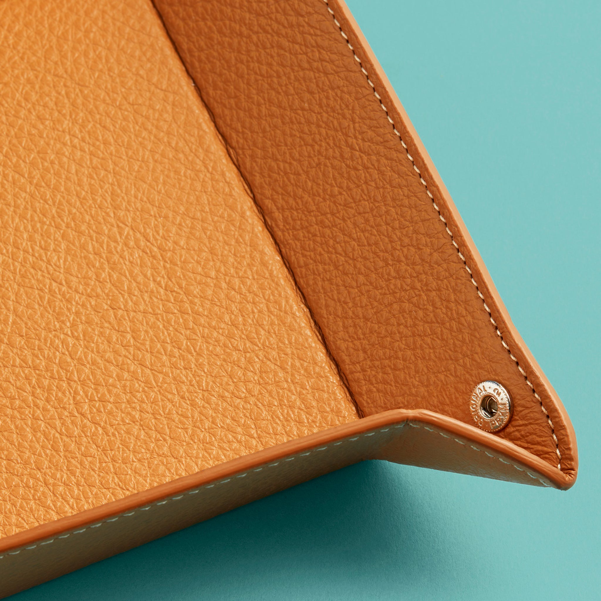 Premium Leather Catchall  Leather Desk Valet – Rustico Corporate